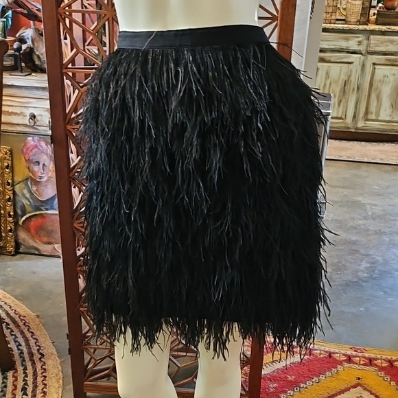 Gorgeous PINK TARTAN Black Oliviana Ostrich Feather Skirt Size 12 - Picture 1 of 13